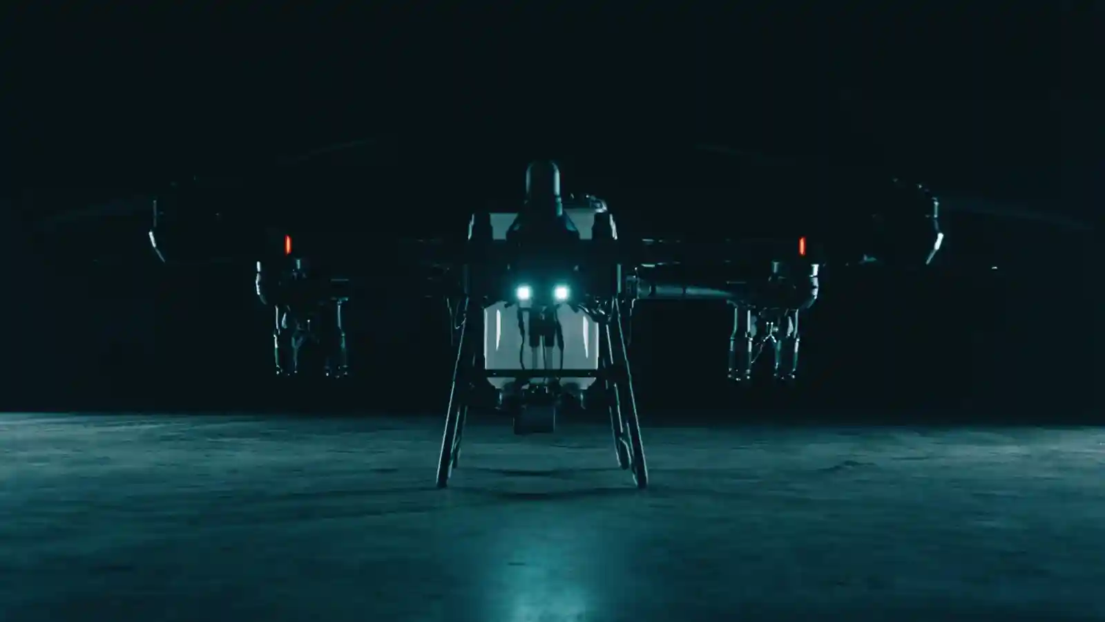 Drone agrícola EaVision EA-J150 pulverizando un cultivo de soja